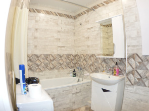 Апартаменты Уютная двухкомнатная квартира на Верхней Дуброве