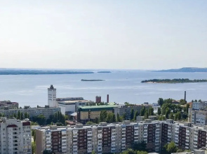 Kvartira Uutnaa studia s vidom na Volgu