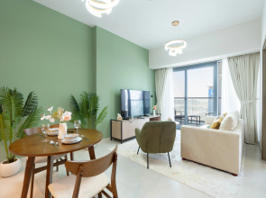 Apartment KeyRock Living | Luxe Escape w/ Pool & Gym Access
