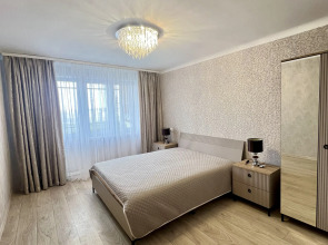 Квартира Большая 4-х комнатная квартира недалеко от центра