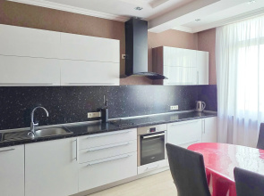 2-Kh Komnatnaya Kvartira na Parkovoy Flat