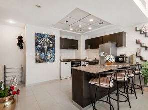 Апартаменты Welcome Home in Bay Central Tower