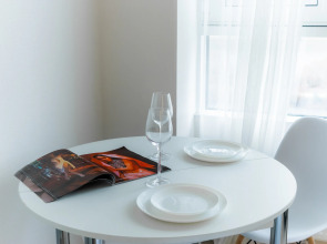 Квартира Сеть апартаментов ЧемодаНН с видом на реку