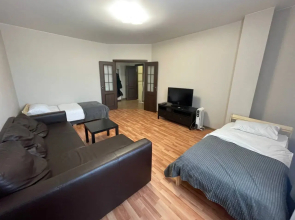 Prostornaya Dvushka na Chetverykh Flat