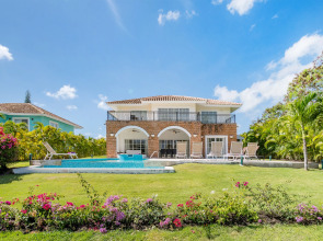 Beautiful 5-BDR 2 levels for rent in Punta Cana Villa
