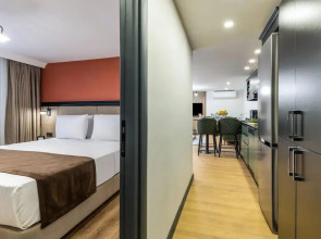 Отель BayMari Suites City Life