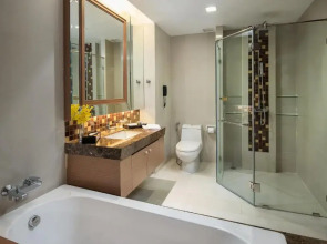 Отель The Berkeley Hotel Pratunam