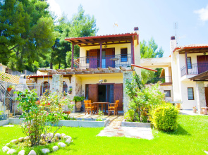 Bizmut Shared Pool Paliouri Villa