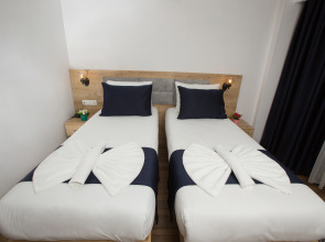 Отель Golden Street