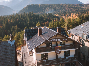 White Peak Hotel