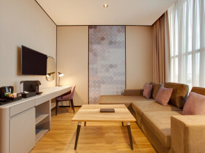 Отель Lemon Tree Hotel Jumeirah Dubai