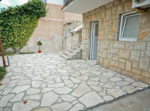 Alex Apartments