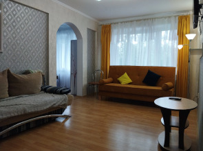 Квартира Двухкомнатная возле центра