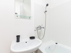 Апартаменты Светлые Недалеко от Моря от LetoApart