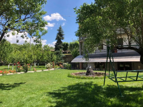 Chez Yvette Hotel