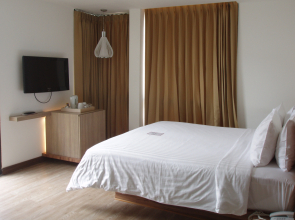 Отель Sacha's Hotel Uno