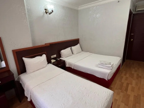 Отель Red White