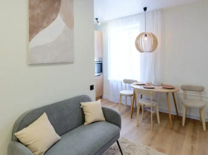 Квартира Просторная трешка в сердце города