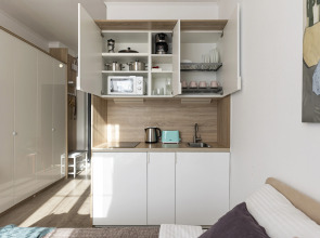 Апартаменты Девушка в шляпе