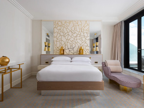 Отель Baku Marriott Hotel Boulevard