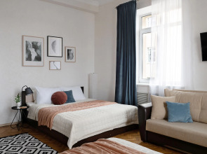 Апартаменты с Видом на Садовую