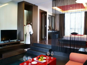 Отель Z Through by The Zign