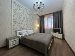 Vozle Parka Na Allei Stroiteley by Sutki26 2 Apartments