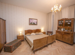 Апартаменты St. Isaak's 4 bedroom & 3 bathroom