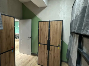 Хостел izzzi hostel Bishkek