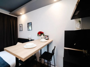 Апартаменты Мантулинская 10 (04)