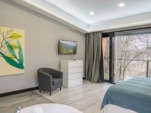 Отель Шепот