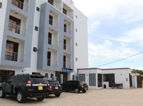 Queenscourt Hotel
