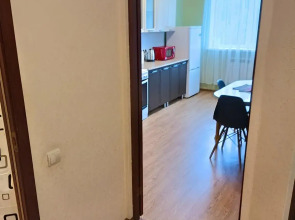 Апартаменты Двухкомнатные на втором этаже с балконом