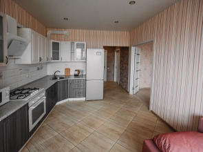 Апартаменты рядом с ТЦ Премьер и автовокзалом