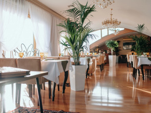 Отель Bayil Breeze