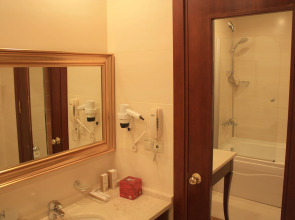 Отель Атропат