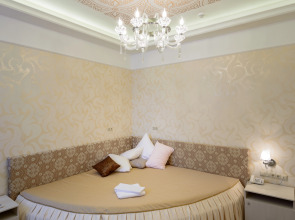 Меблированные комнаты  Серебряная лошадь