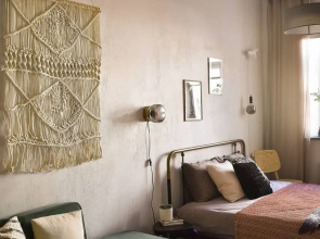 Апартаменты на Вознесенском проспекте рядом с Никольским собором.