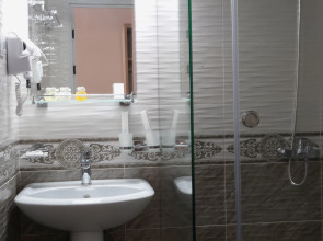 Отель Shosh Modern