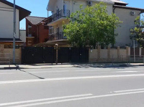 Letniy Briz Guest House