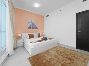 Апартаменты Unique & Stylish High Floor close to Marine Club