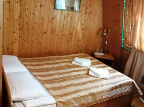 Traktir Hotel