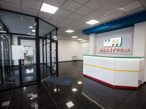 Smart Haus Na Berestejskoj Hotel