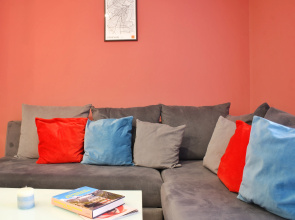 Stylish Gem Steps to Republic Square Apartments