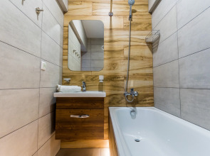 Апартаменты Просторные С Панорамным Балконом От LetoApart