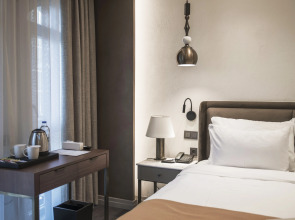 Smart and Simple Hotel Karakoy