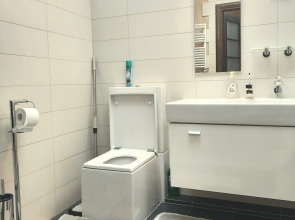 Апартаменты НА ПОБЕРЕЖЬЕ У ОЗЕРА РЯДОМ С МОРЕМ