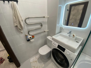 Квартира Двухкомнатная у метро напротив Северного вокзала