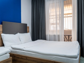 Отель Максим Парк-Лоо