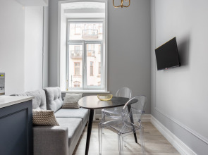 Апартаменты Скайлайт на Свечном